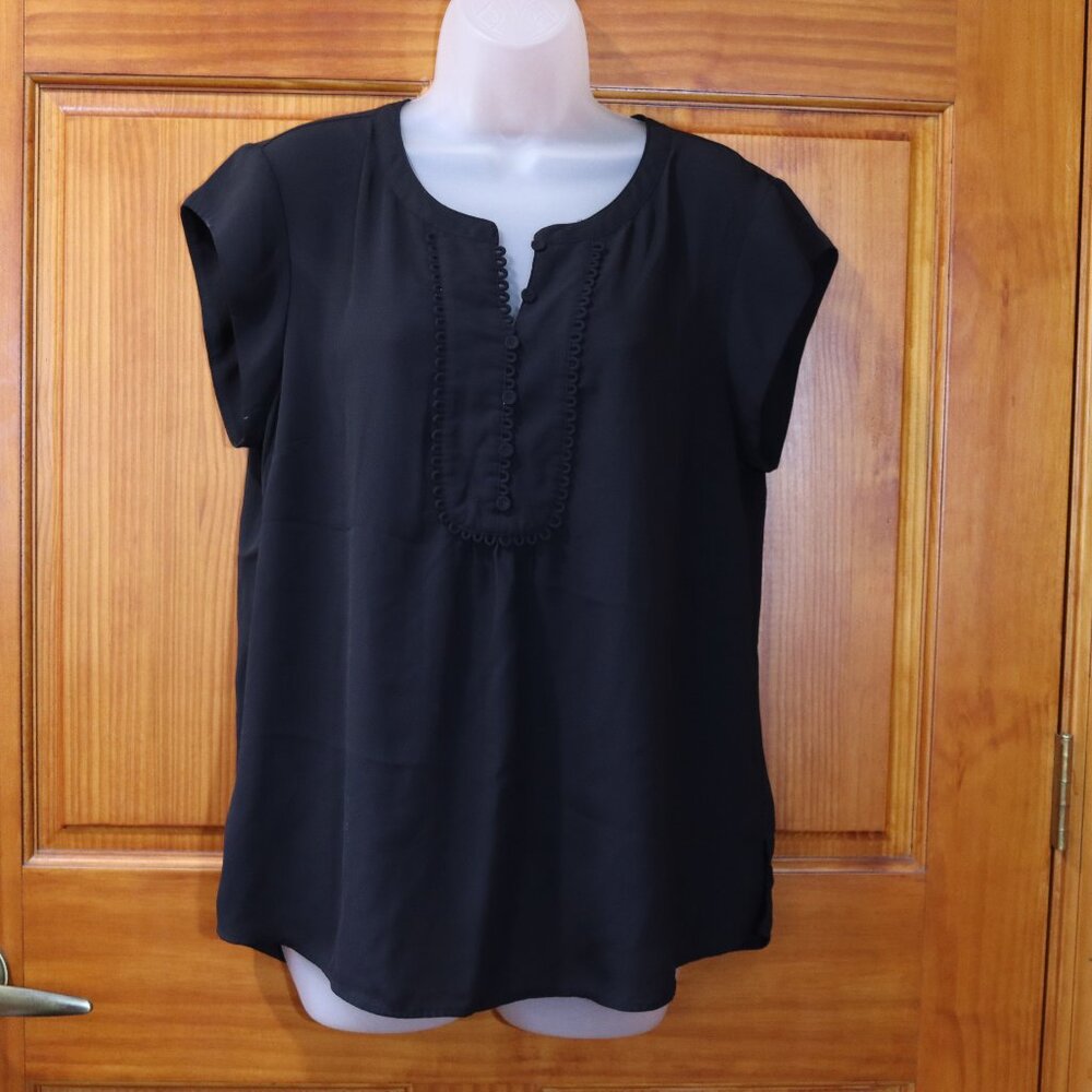 Daniel Rainn Black Cap Sleeve Button And Eyelet Blouse LG